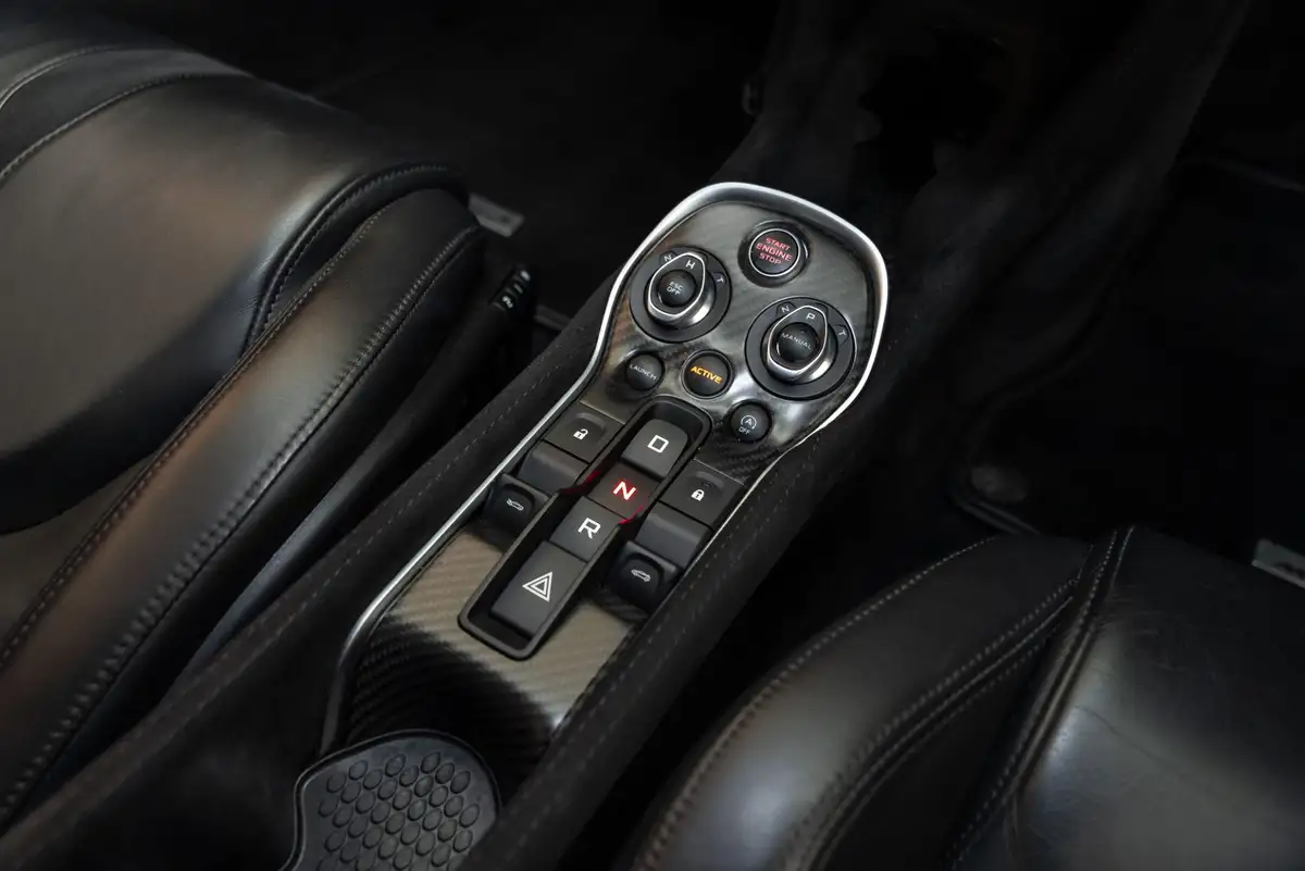 2018-mclaren-570gt-38-big-15