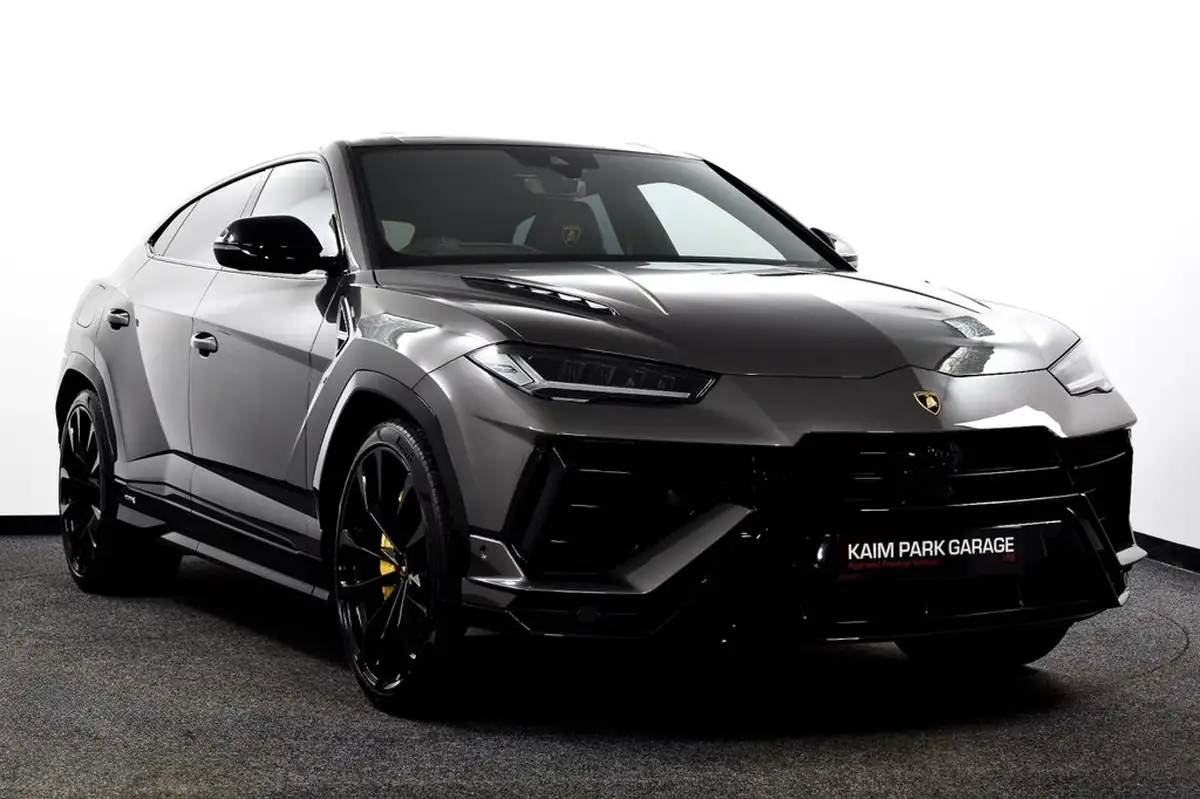 2024-lamborghini-urus-40-no-trim-big-0