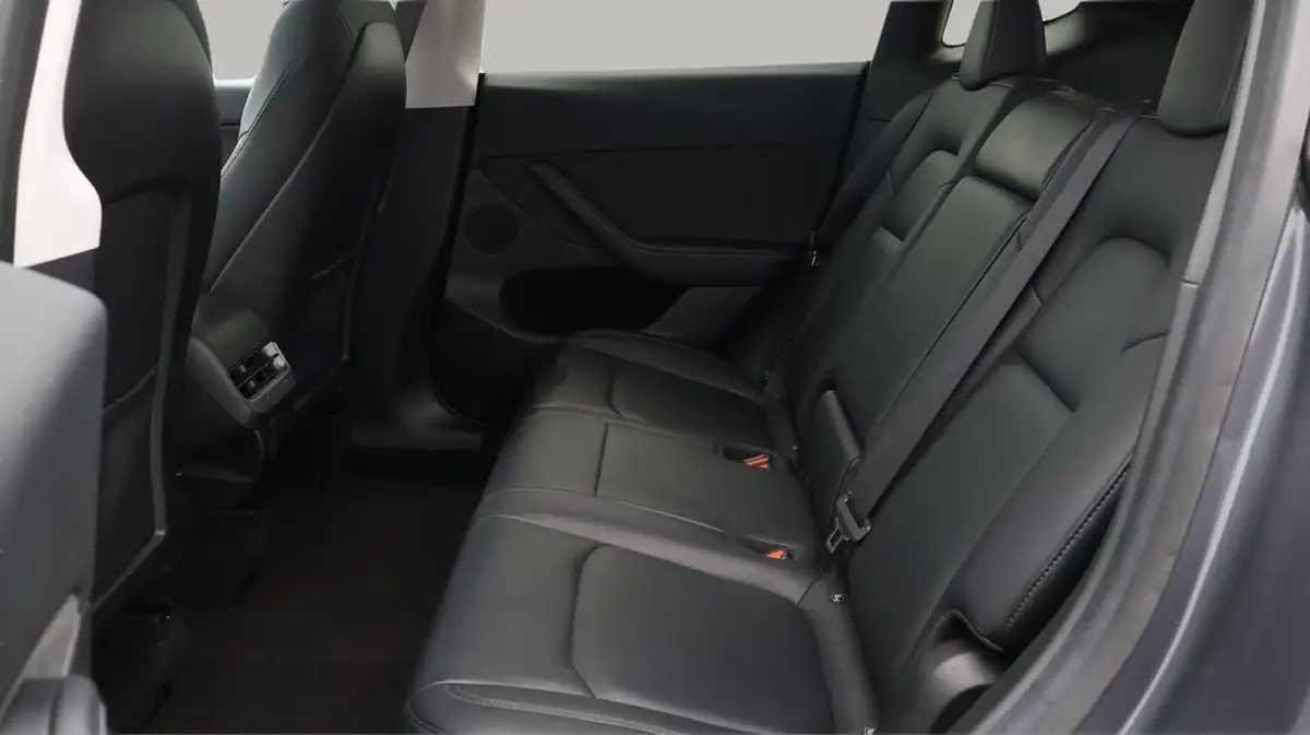 2022-tesla-model-y-e-long-range-big-22
