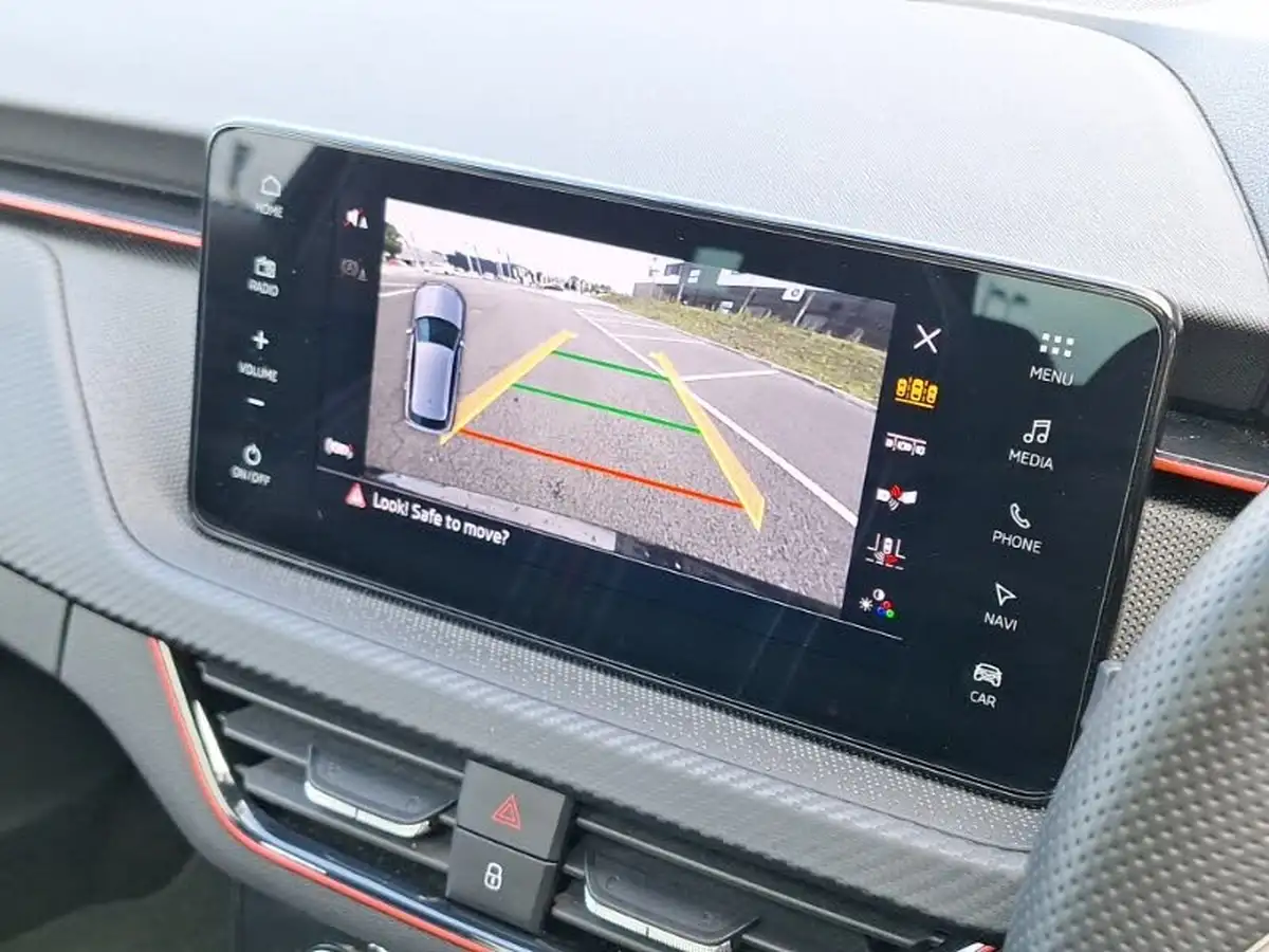 2024-skoda-kamiq-10-tsi-monte-carlo-116ps-big-18