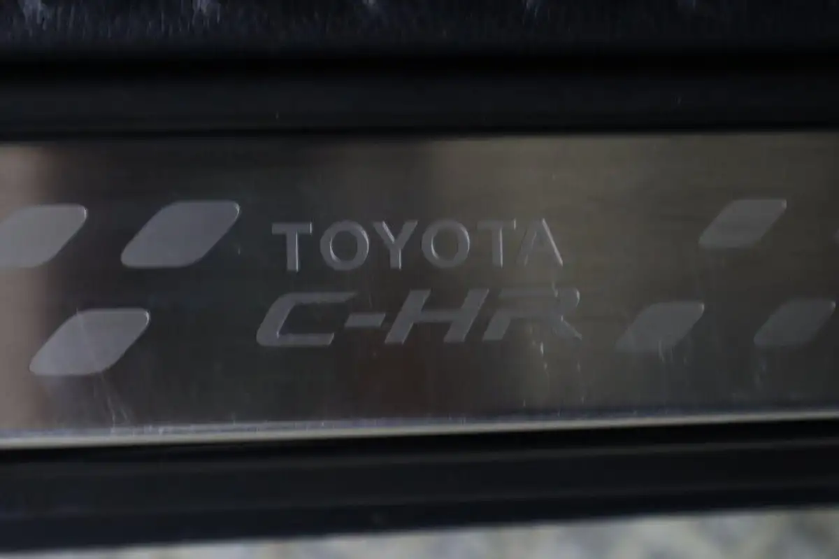 2022-toyota-c-hr-18-vvt-i-design-big-51