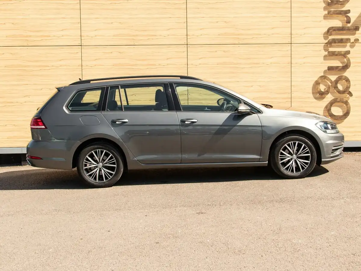 2018-volkswagen-golf-14-tsi-se-nav-estate-5d-dsg-big-11