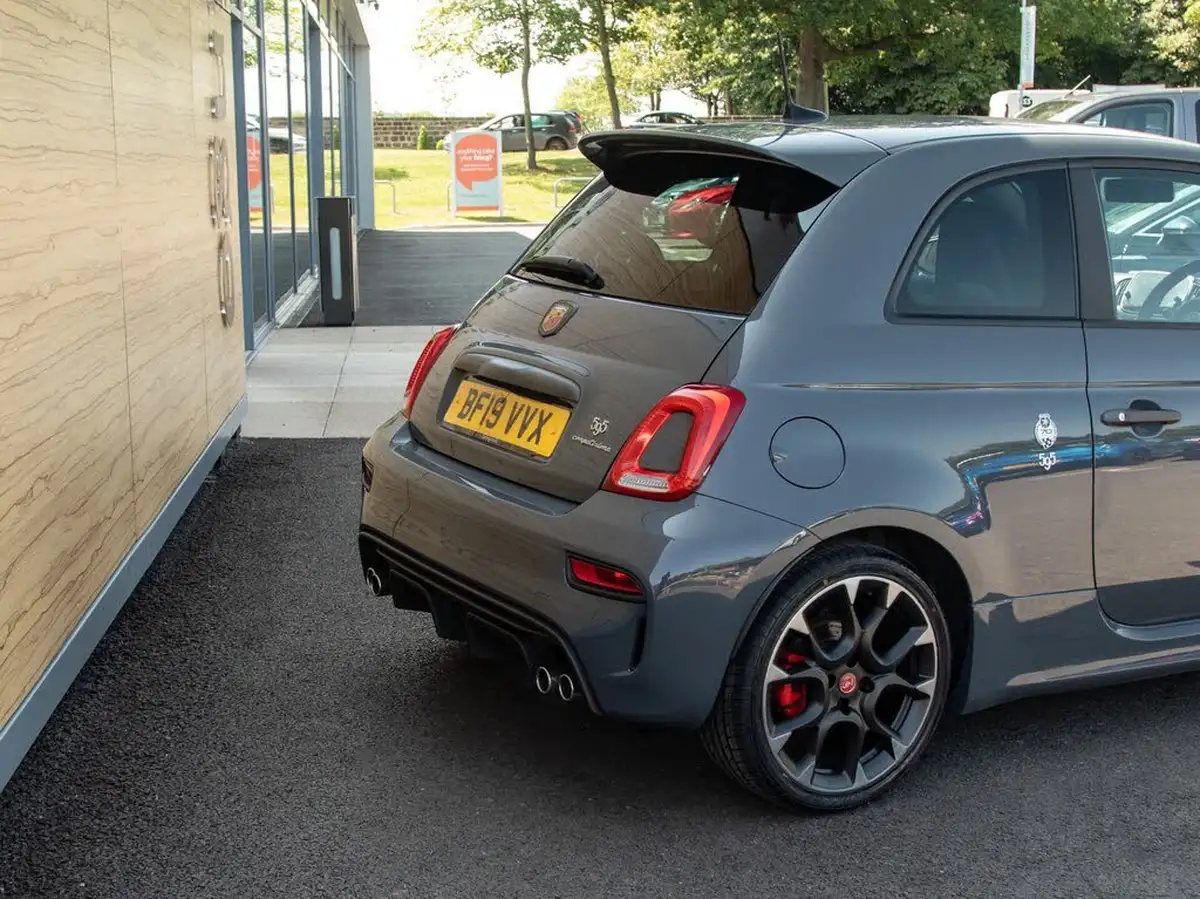 2019-abarth-595-14-tjet-competizione-big-7