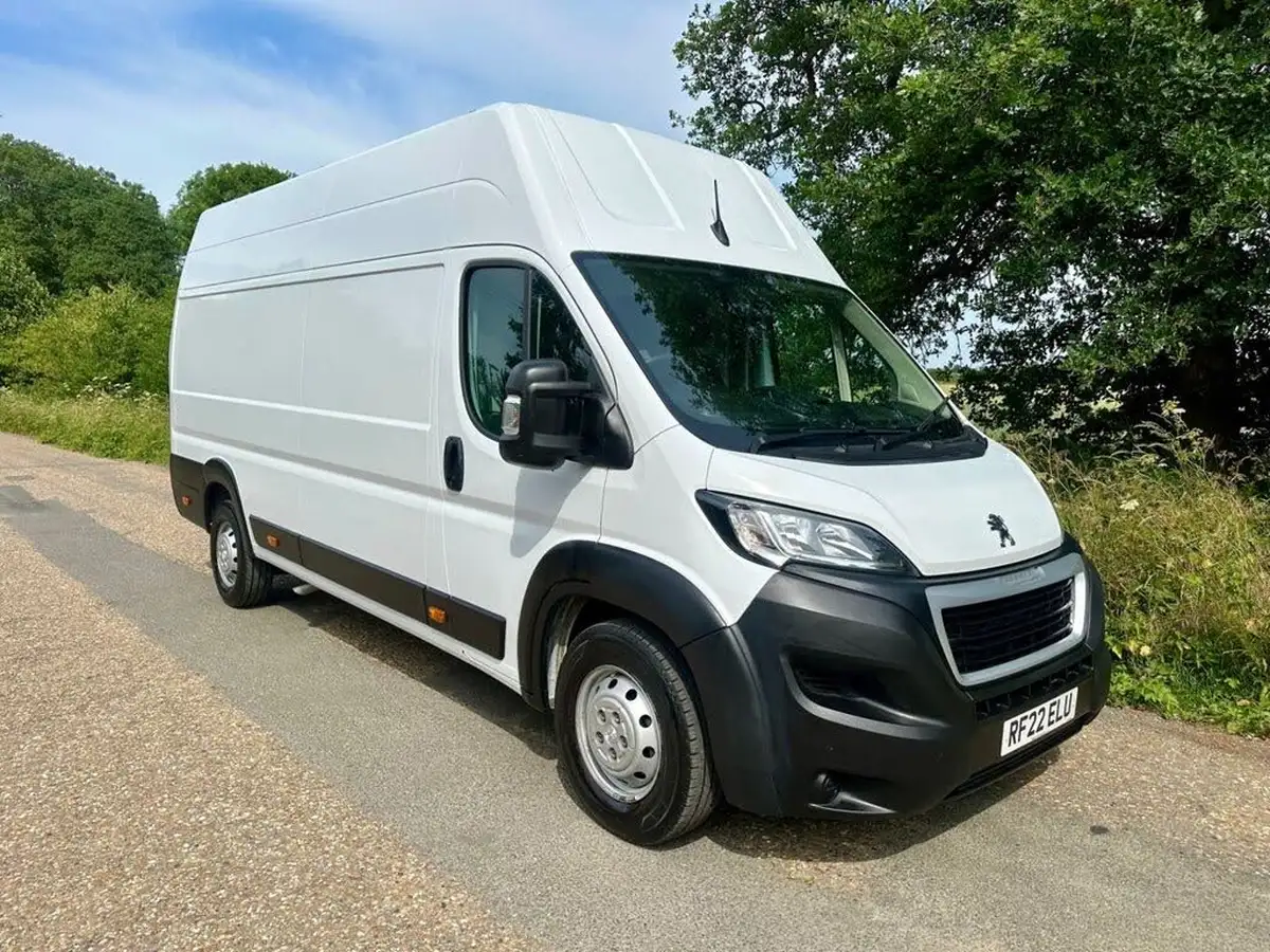 2022-peugeot-boxer-22-bluehdi-professional-435-l4-h3-big-6