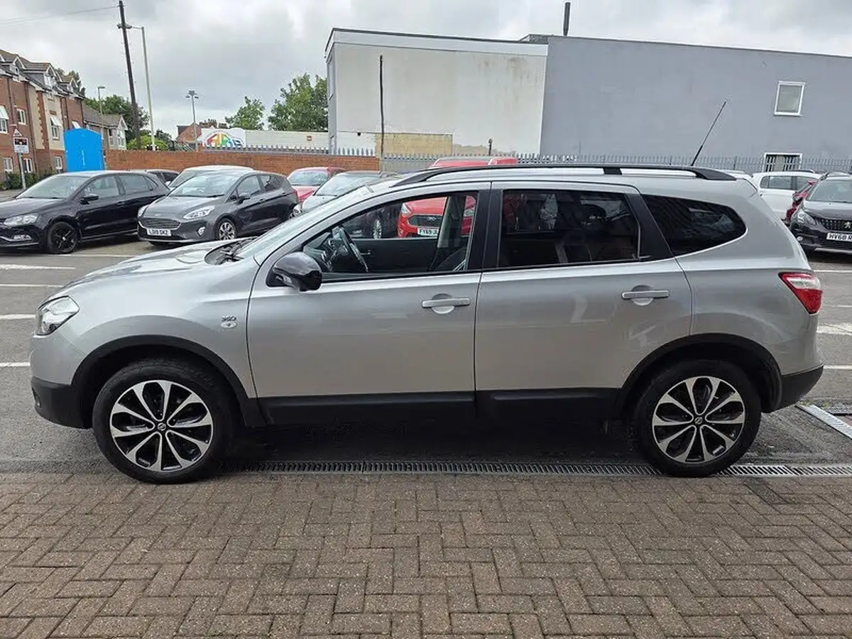 2013-nissan-qashqai2-15td-360-big-3