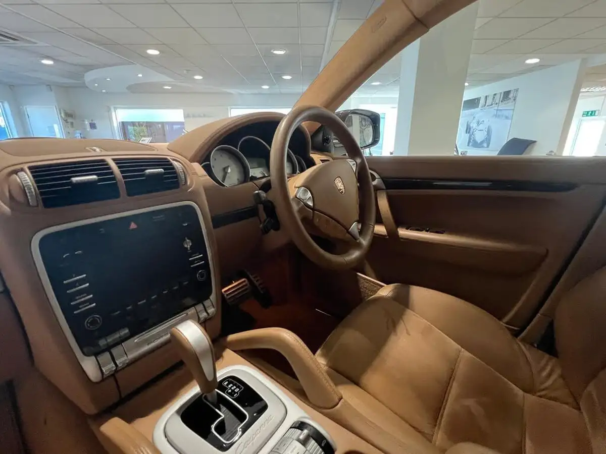 2008-porsche-cayenne-48-turbo-s-big-37