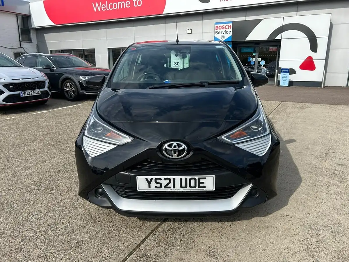 2021-toyota-aygo-10-vvt-i-x-play-tss-big-1