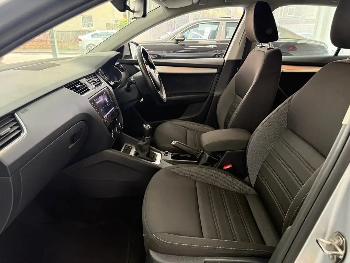 2018-skoda-octavia-15-tsi-se-act-hatchback-big-13