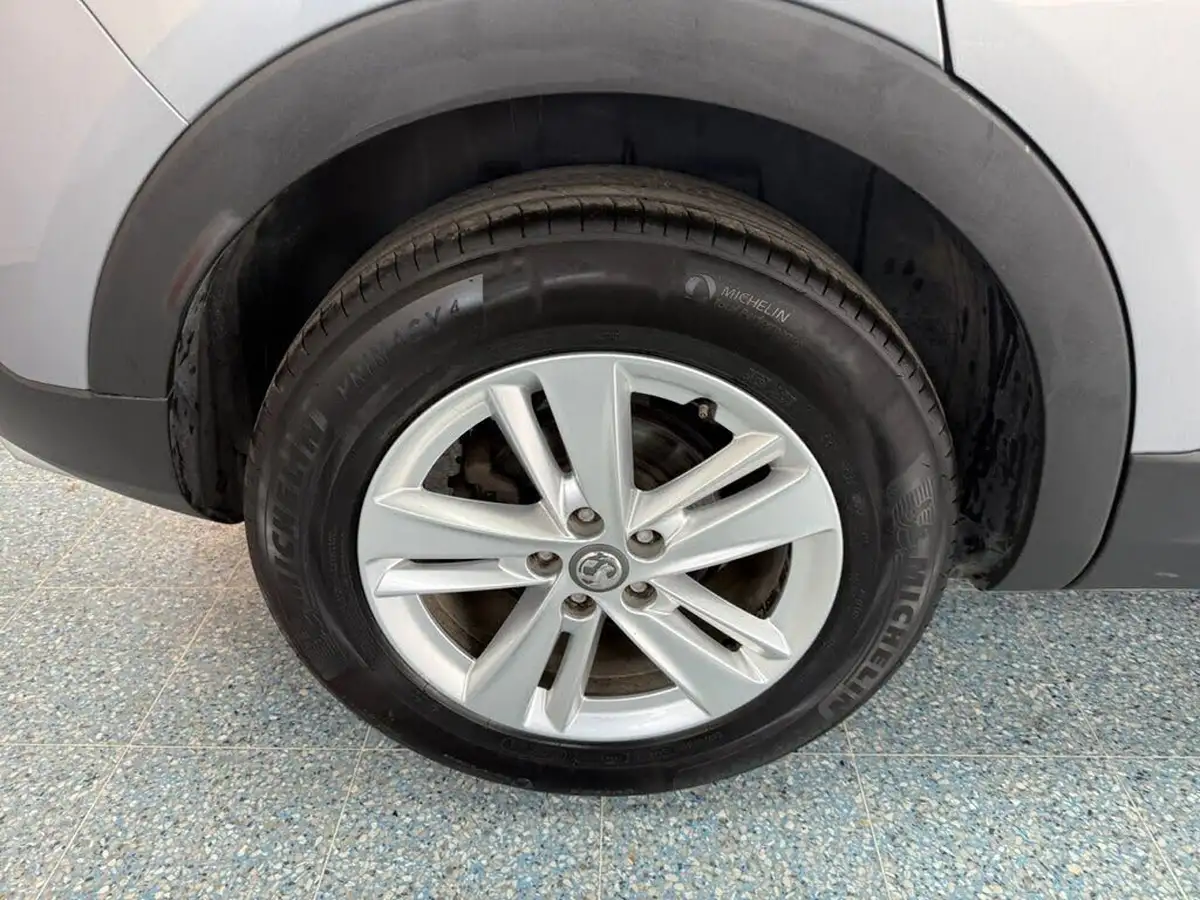 2020-vauxhall-grandland-x-12-se-premium-big-2