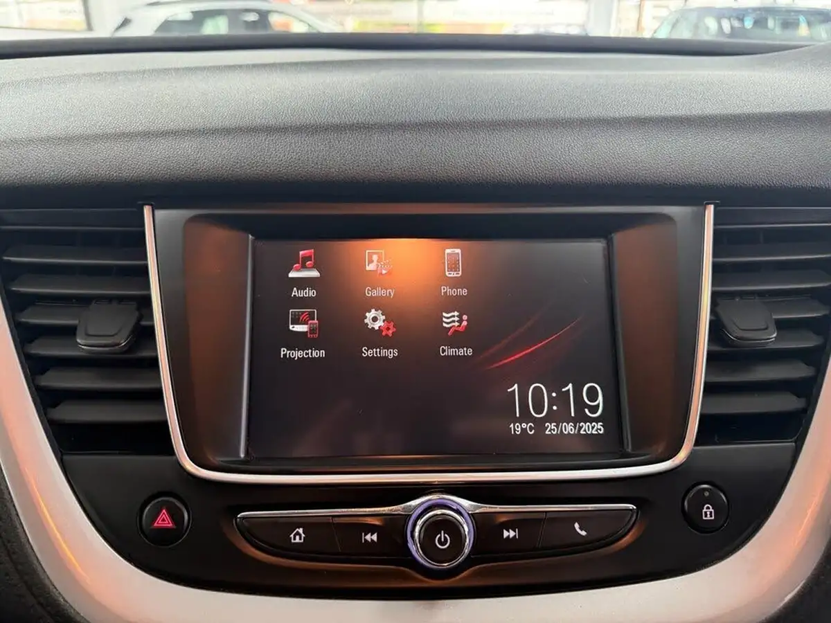 2020-vauxhall-grandland-x-12-se-premium-big-30