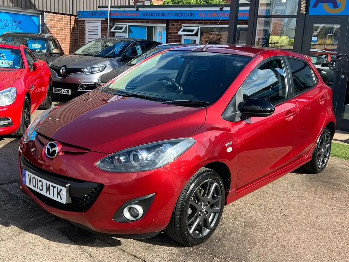 2013-mazda-mazda2-13-venture-big-18