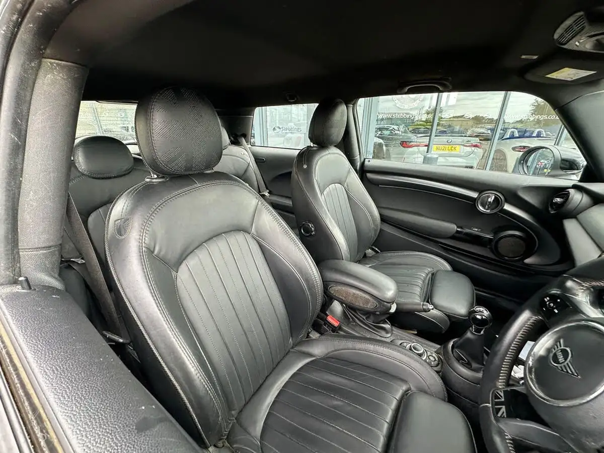 2021-mini-cooper-15-cooper-exclusive-hatchback-3d-big-3