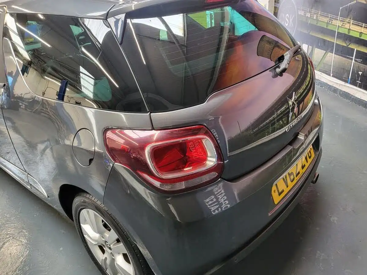 2013-citroen-ds3-16-dstyle-big-14