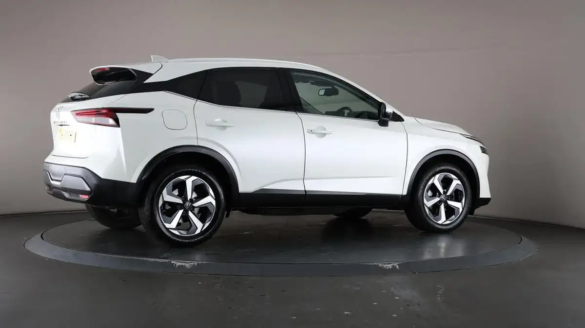 2022-nissan-qashqai-13-dig-t-n-connecta-140ps-big-62