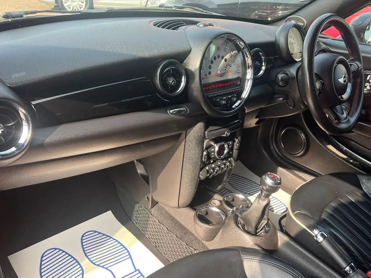 2012-mini-cooper-16-cooper-s-avenue-coupe-3d-big-19