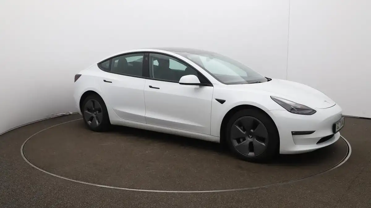 2021-tesla-model-3-e-long-range-awd-big-44