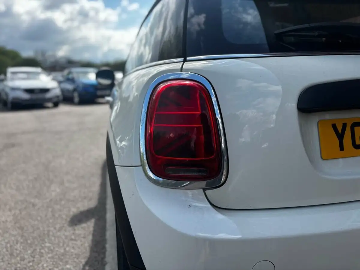 2019-mini-cooper-15-one-classic-101bhp-3d-big-23