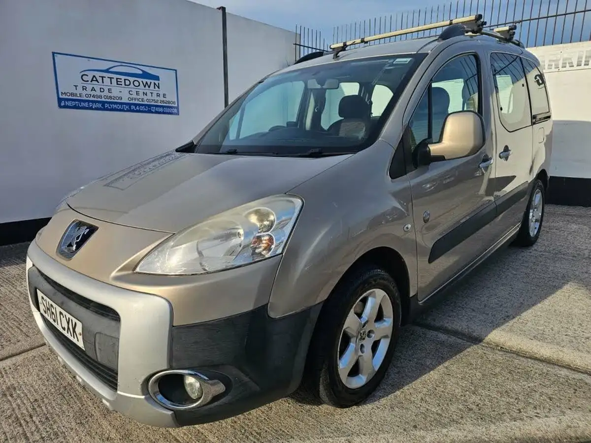 2011-peugeot-partner-16td-tepee-outdoor-92-big-0