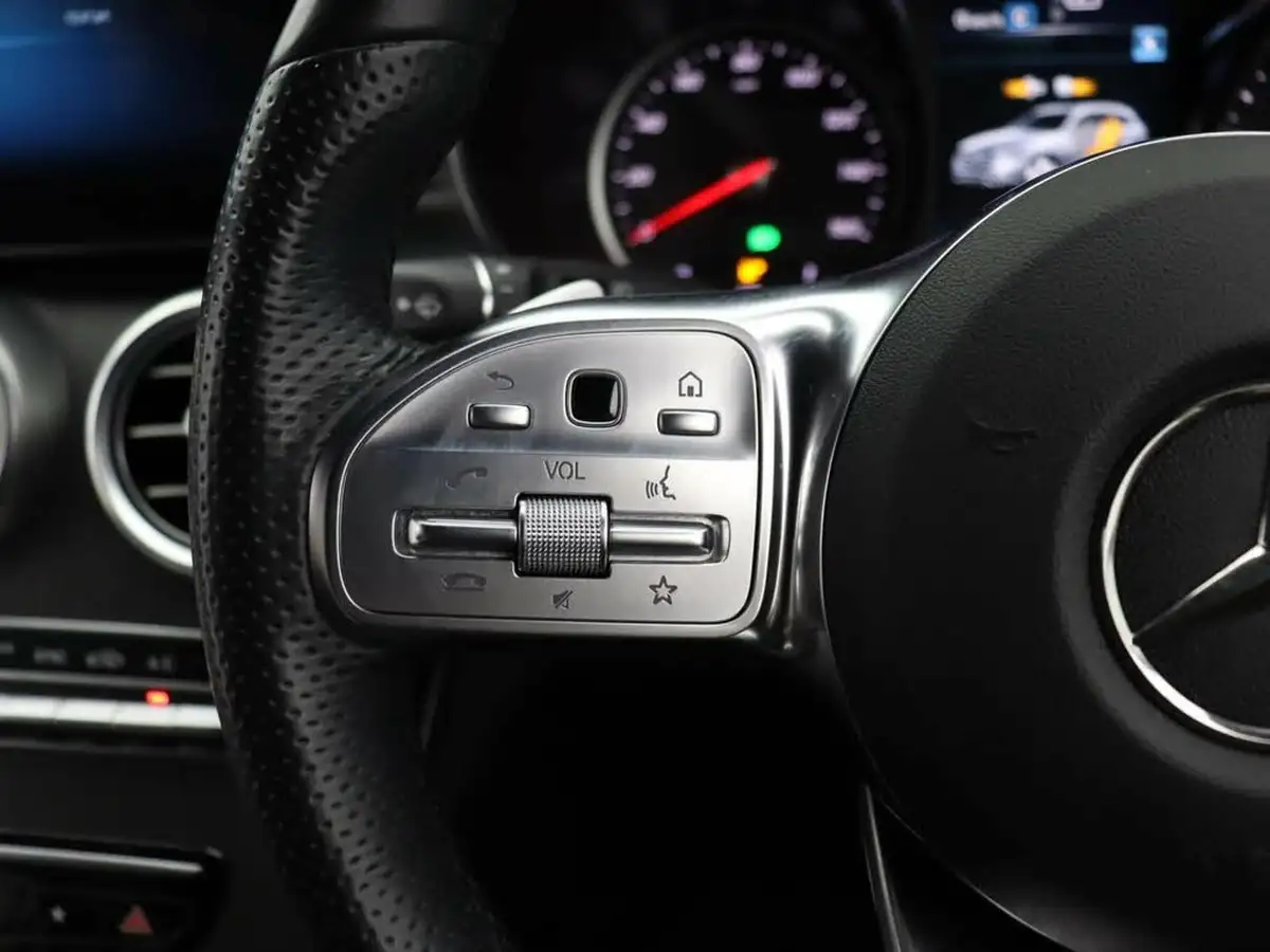 2019-mercedes-benz-glc-class-20d-glc220d-amg-line-station-wagon-5d-4matic-plus-big-23