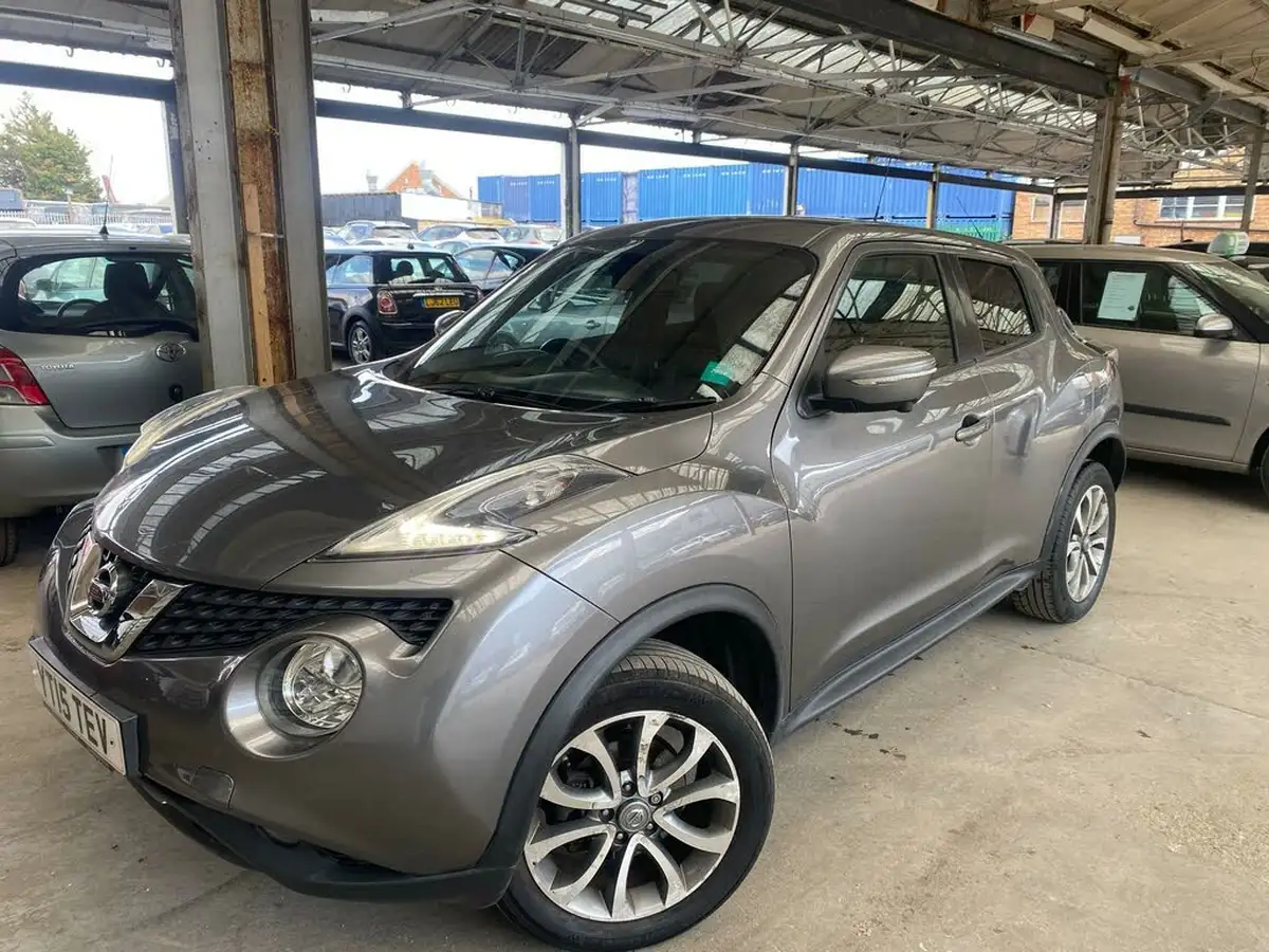 2015-nissan-juke-16-tekna-117ps-1598cc-xtronic-cvt-big-4