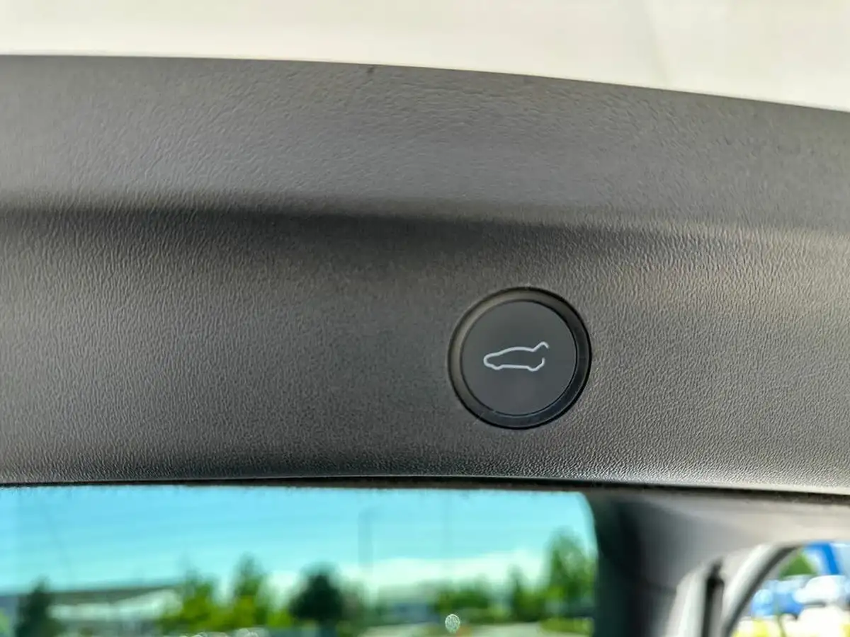 2023-tesla-model-y-e-performance-big-36