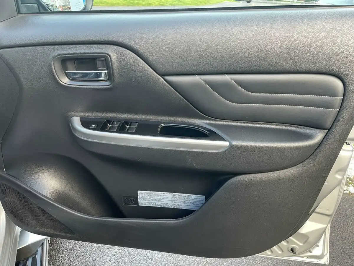 2021-mitsubishi-l200-22di-d-barbarian-auto-big-29