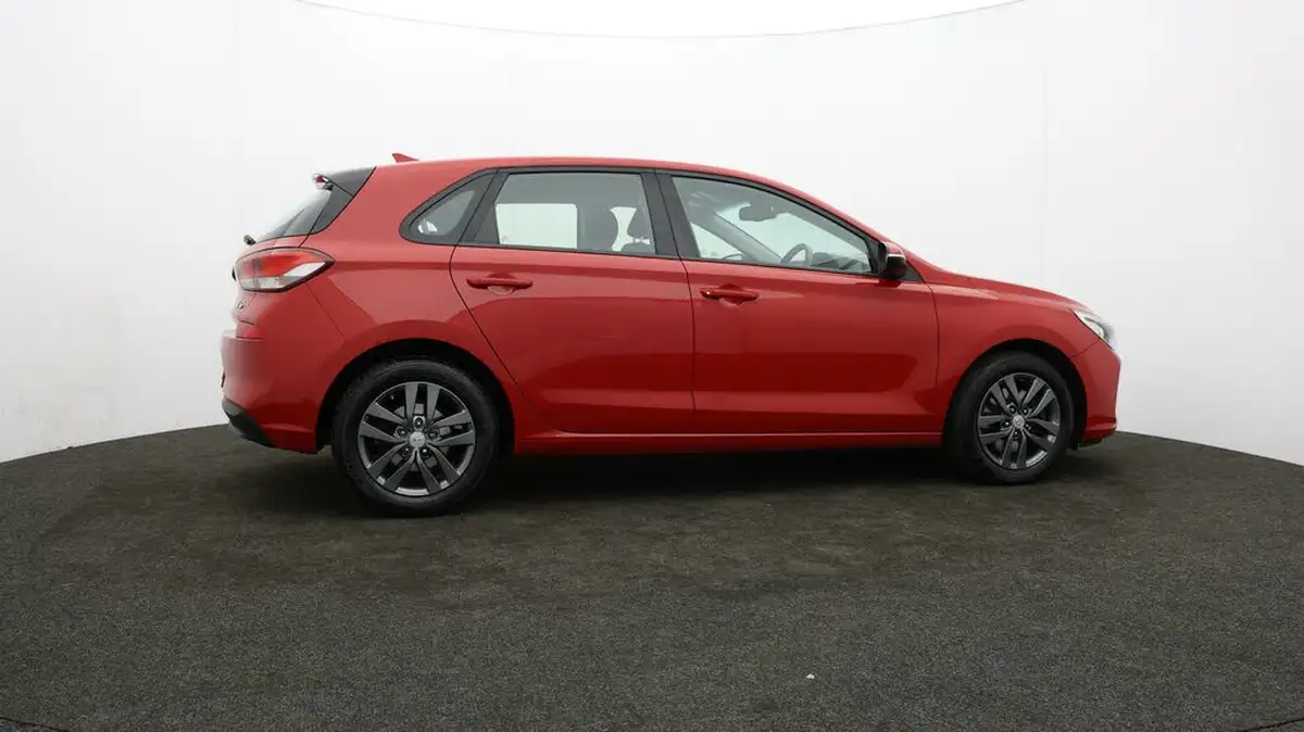 2018-hyundai-i30-16crdi-se-nav-109ps-blue-drive-isg-hatchback-1582cc-dct-big-29