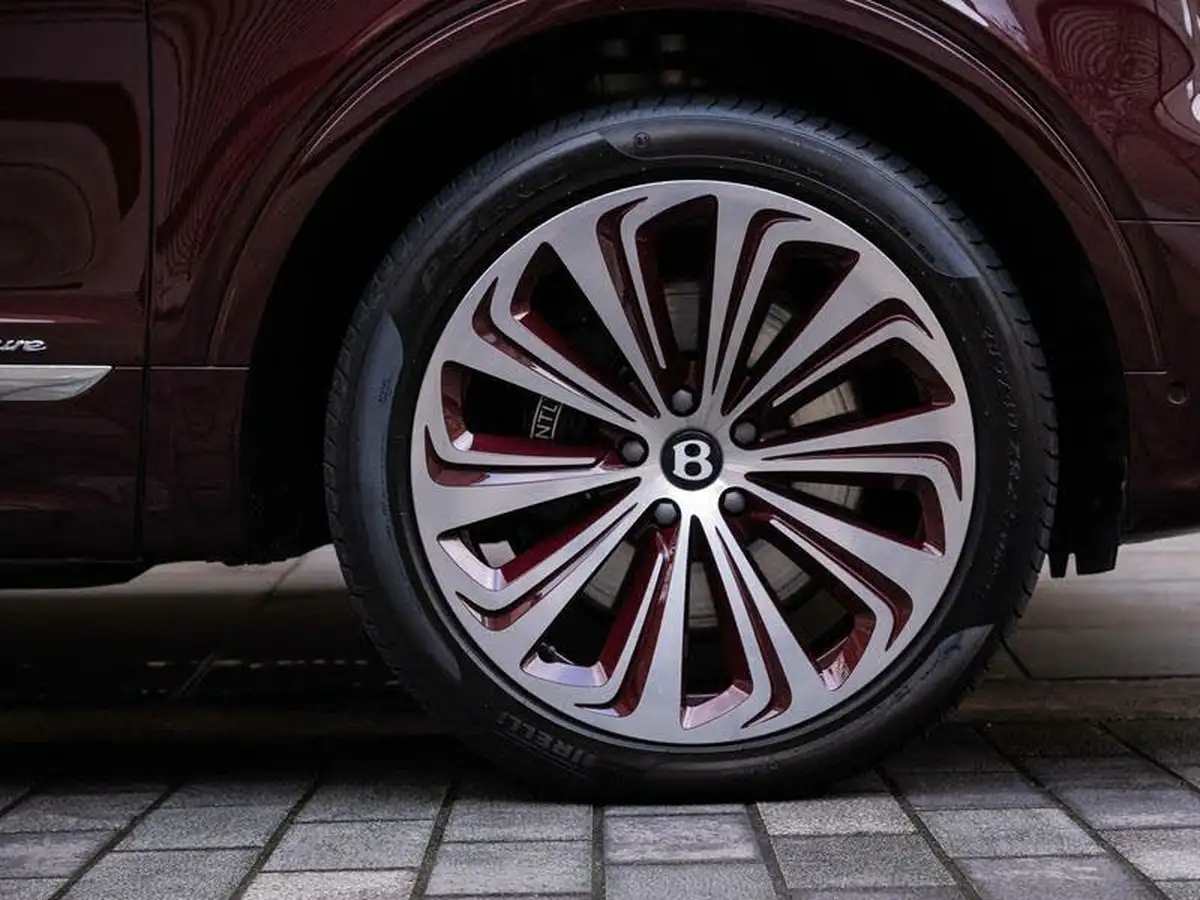 2023-bentley-bentayga-40-v8-extended-wheelbase-azure-big-5
