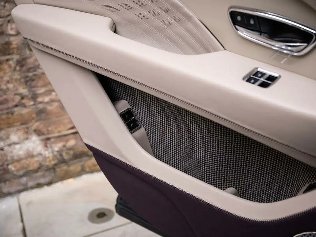 2023-bentley-bentayga-40-v8-extended-wheelbase-azure-big-53