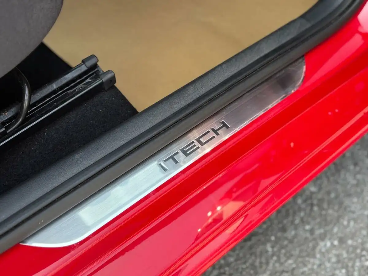 2014-seat-mii-10-i-tech-5d-big-22
