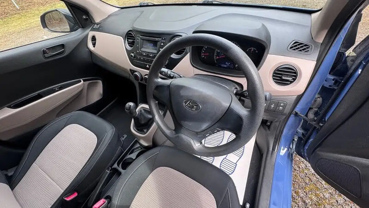 2016-hyundai-i10-10-s-air-big-19