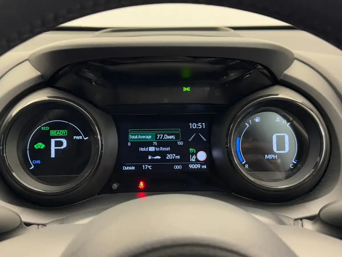 2023-mazda-mazda2-15-select-big-21