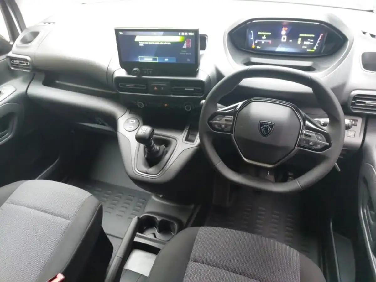 2024-peugeot-partner-15-bluehdi-professional-100pseu6d-big-2
