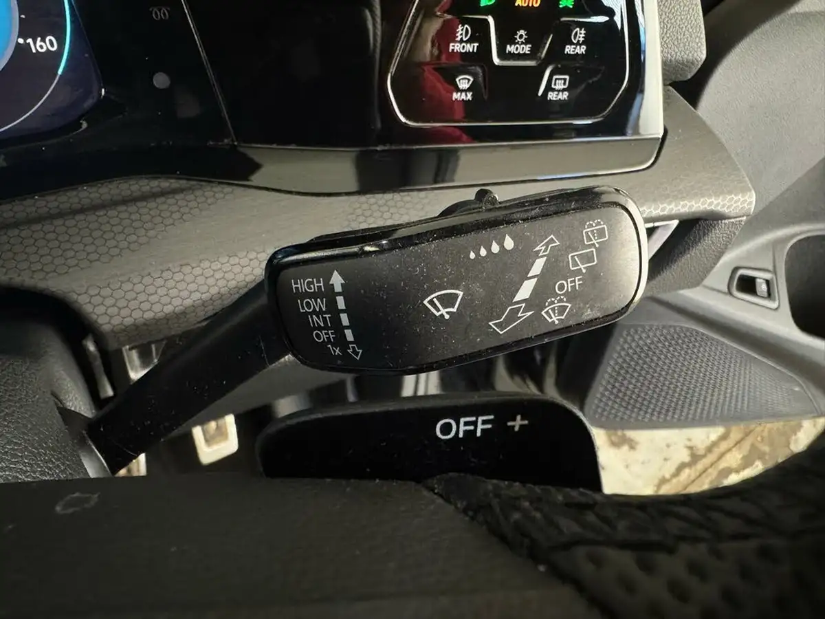 2021-volkswagen-golf-14-tsi-gte-big-24