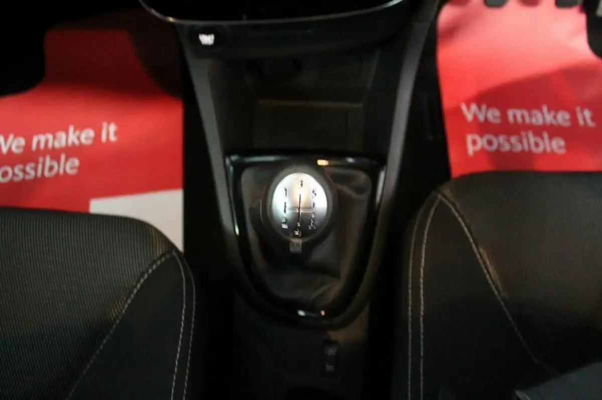 2015-renault-clio-12-dynamique-nav-big-26