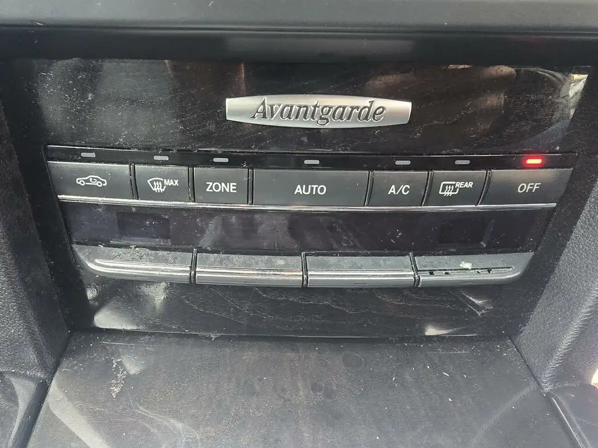 2010-mercedes-benz-e-class-21td-e200-cdi-avantgarde-auto-big-23