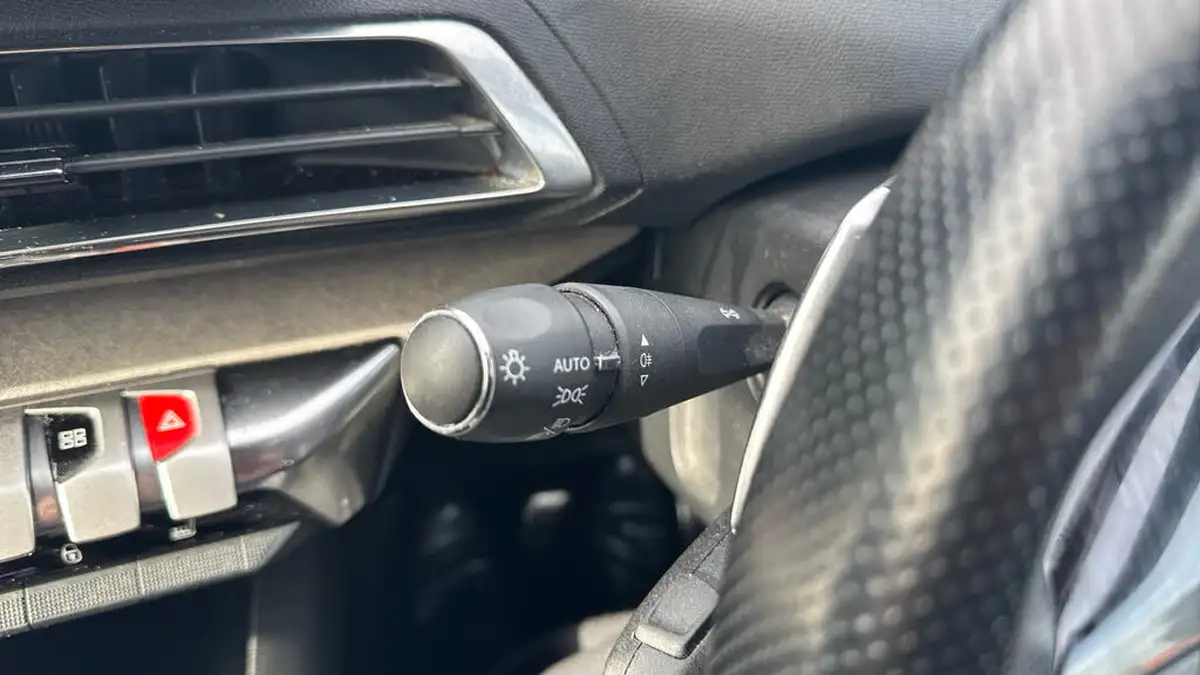 2021-peugeot-5008-suv-12-puretech-gt-premium-big-25