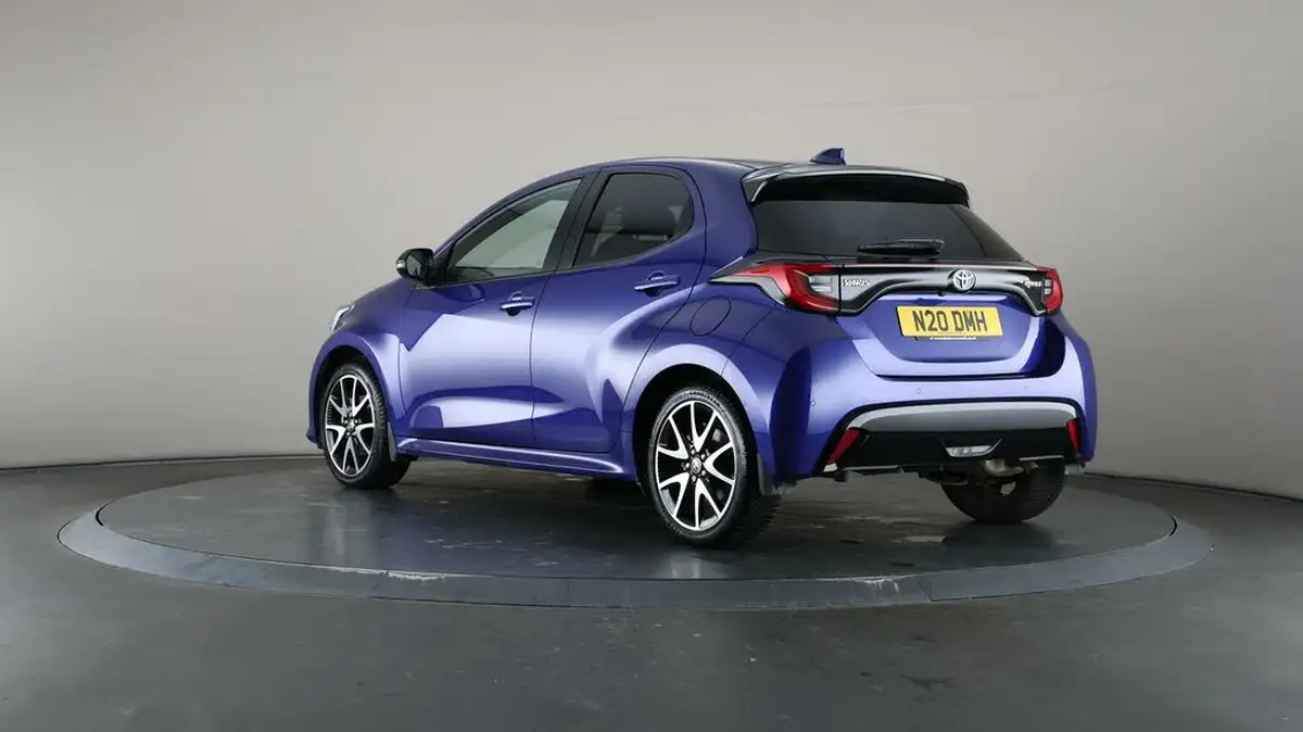 2021-toyota-yaris-15-vvt-i-dynamic-big-63