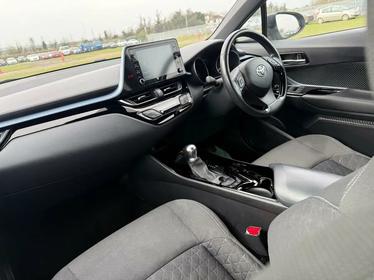 2020-toyota-c-hr-20-vvt-i-design-big-8