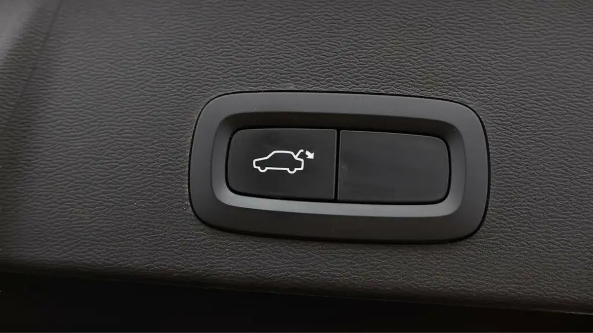 2020-volvo-xc40-15-t3-r-design-big-21