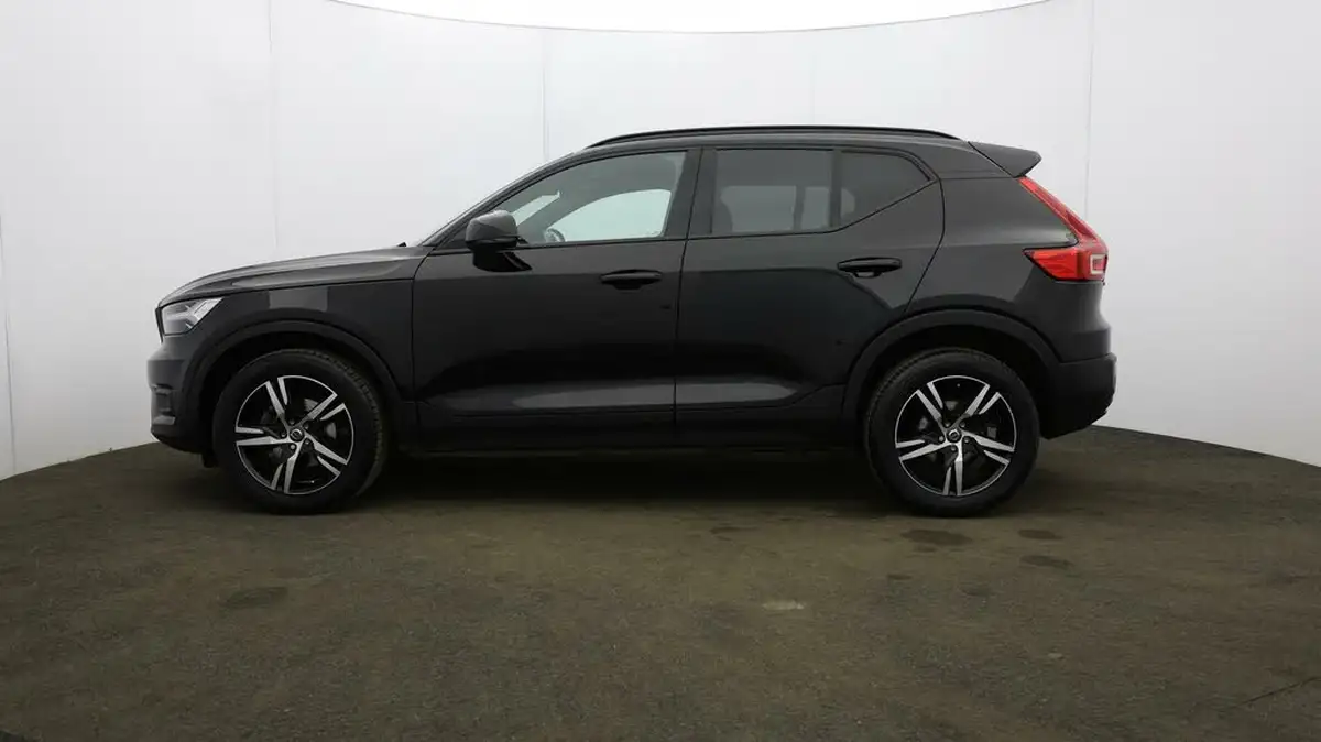 2020-volvo-xc40-15-t3-r-design-big-62