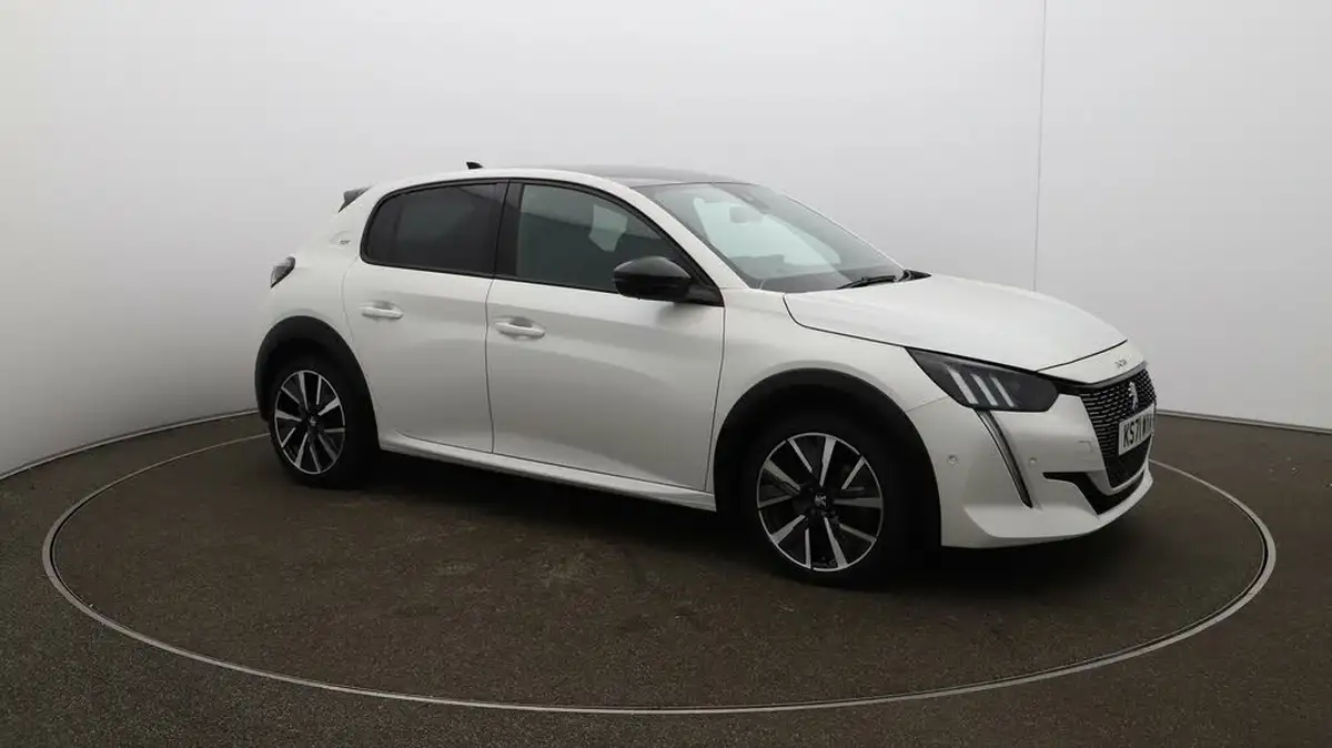 2022-peugeot-208-12-puretech-gt-100bhp-big-37