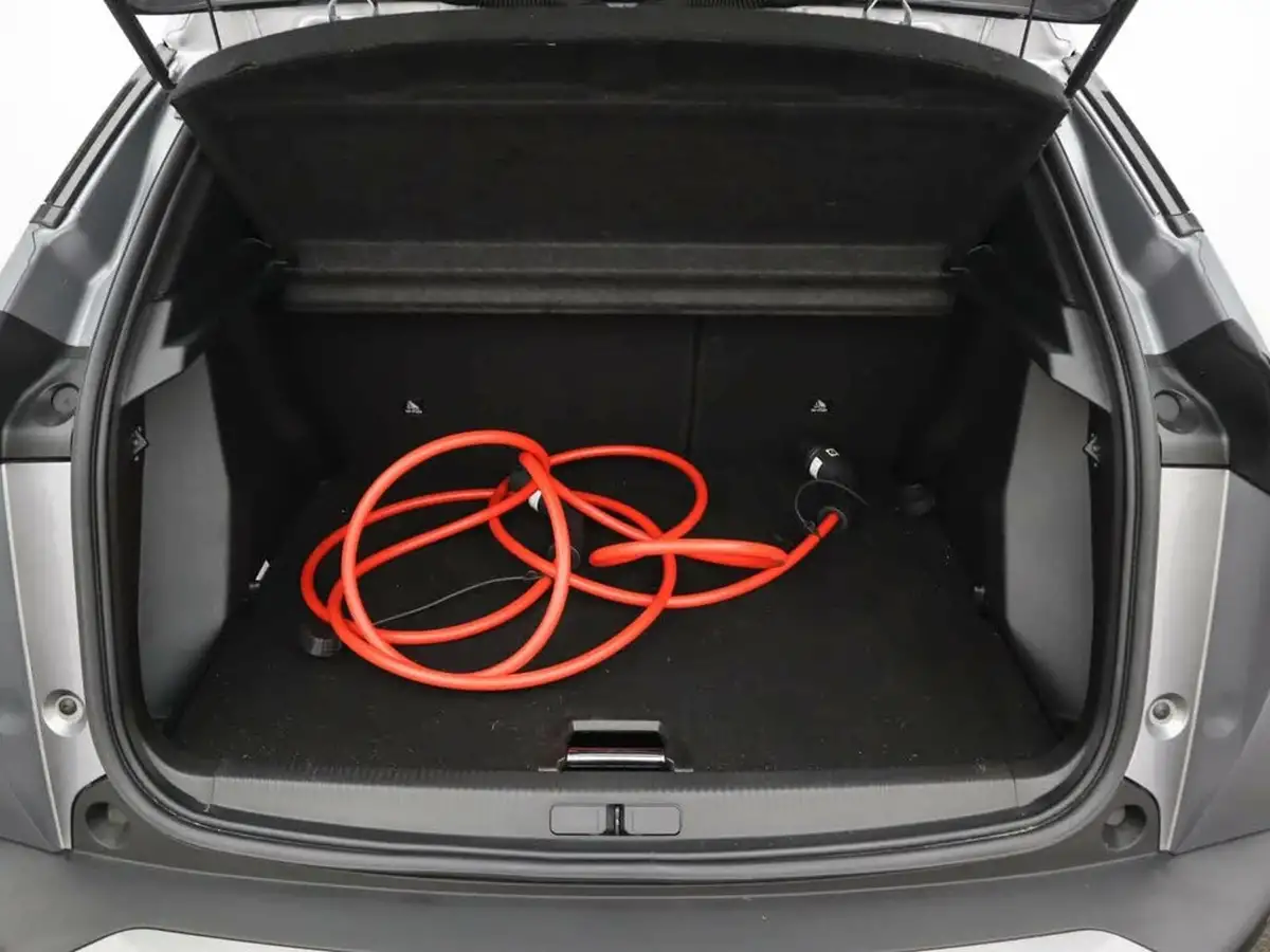 2024-peugeot-2008-suv-e-allure-136ps-50kwh-big-6