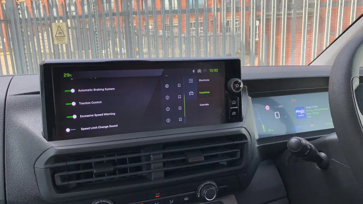 2024-peugeot-expert-20-bluehdi-professional-standard-panel-big-21