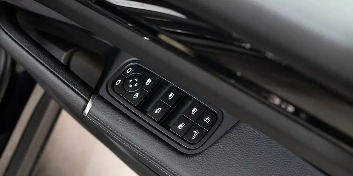 2022-porsche-cayenne-30-v6-e-hybrid-coupe-big-30