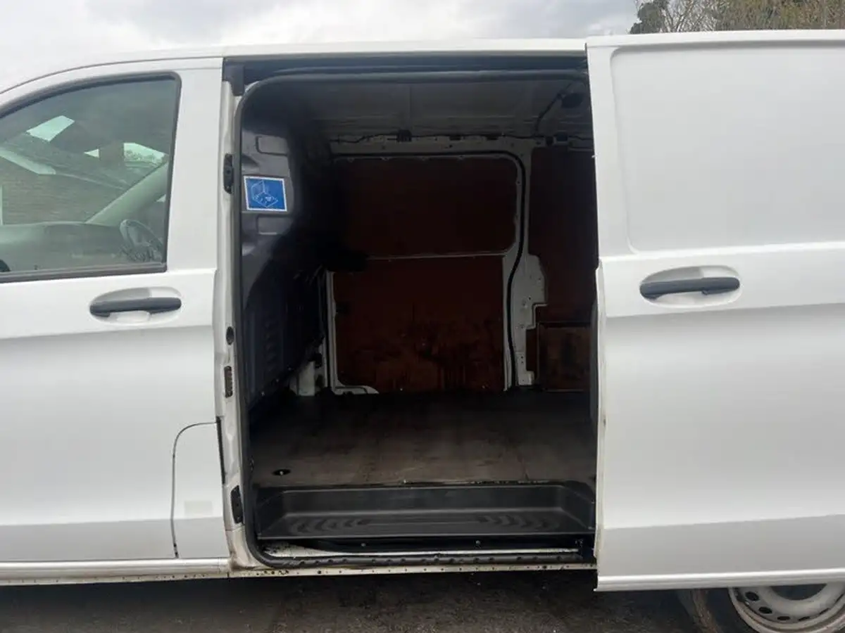 2021-mercedes-benz-vito-20cdi-114-progressive-l2-134bhpeu6dt-panel-1749cc-9g-tronic-big-23