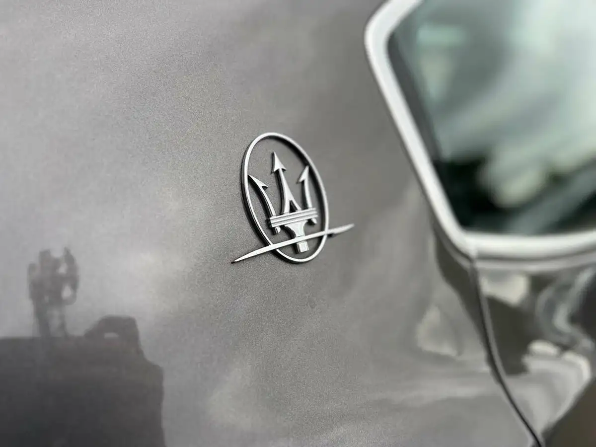 2017-maserati-ghibli-30td-big-15