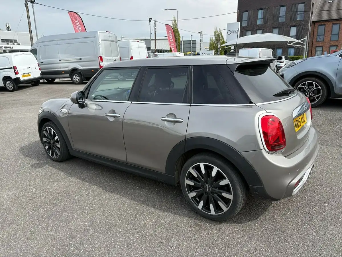 2019-mini-cooper-20-cooper-s-exclusive-189bhp-hatchback-5d-auto-big-2