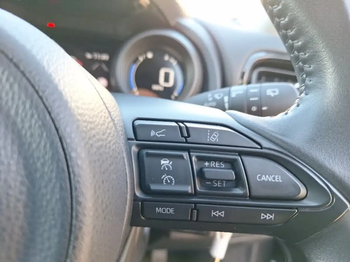 2021-toyota-yaris-15-vvt-i-design-big-15