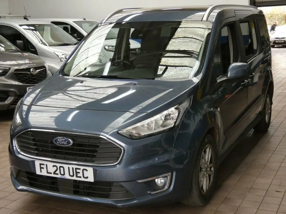 2020-ford-grand-tourneo-connect-15-titanium-powershift-big-2